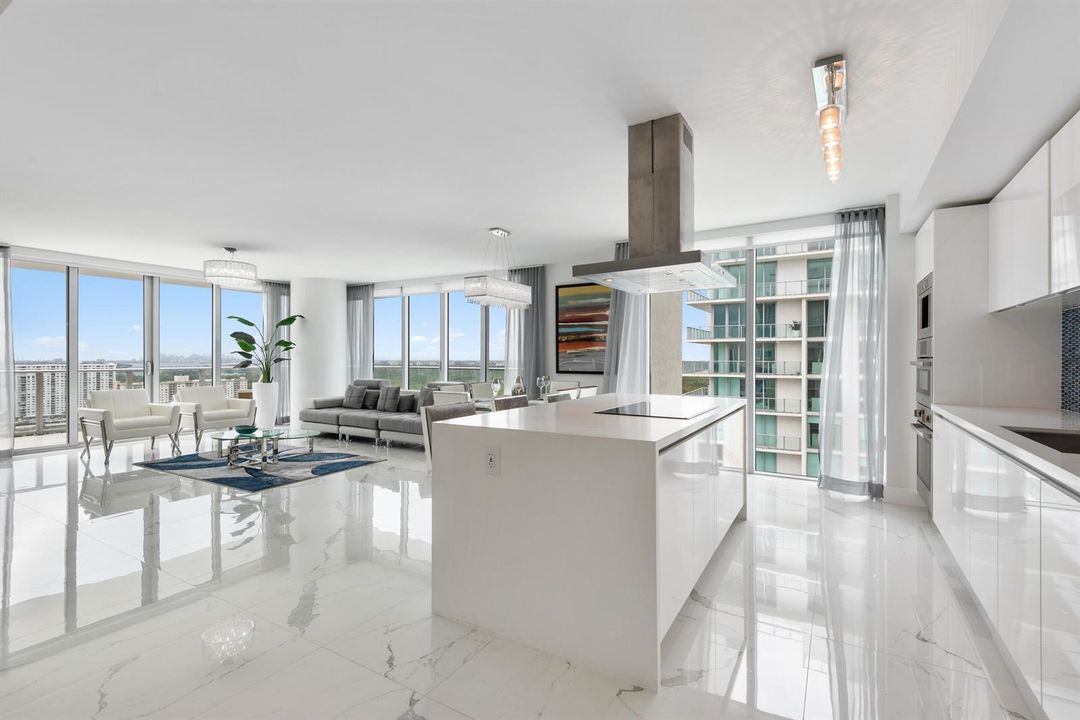 11_300SunnyIslesBlvd_Unit42408_91_Kitche