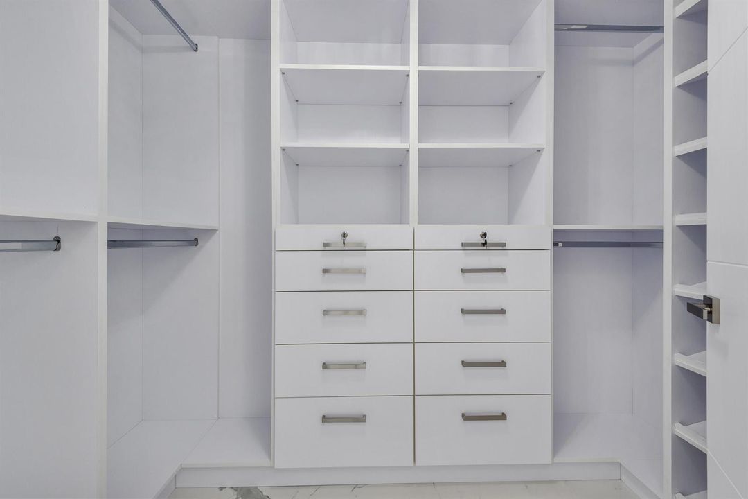 19_300SunnyIslesBlvd_Unit42408_45_Primar