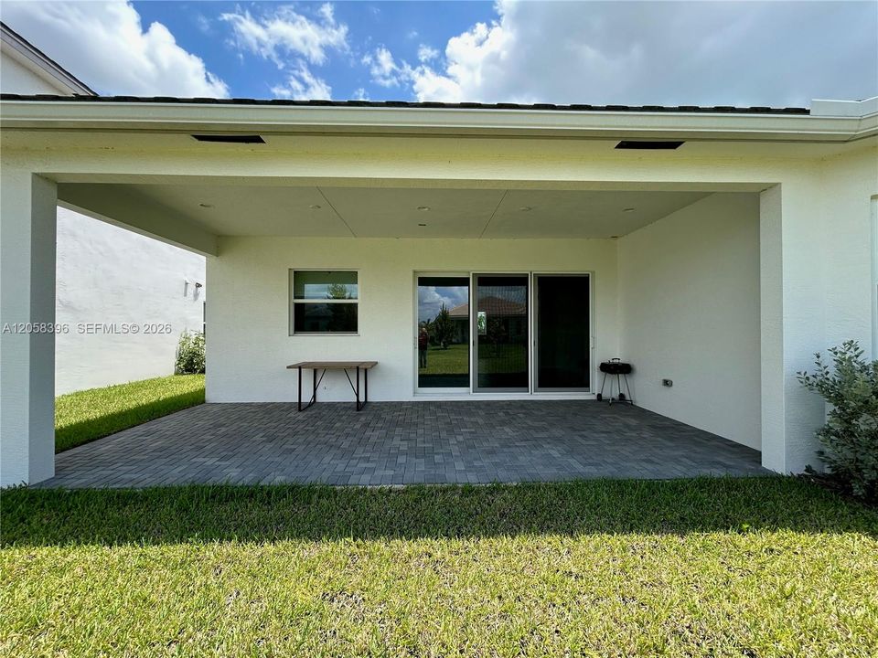 Active With Contract: $3,400 (3 beds, 2 baths, 0 Square Feet)