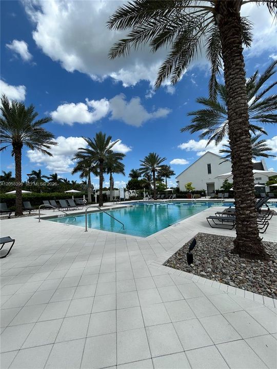 Active With Contract: $3,400 (3 beds, 2 baths, 0 Square Feet)