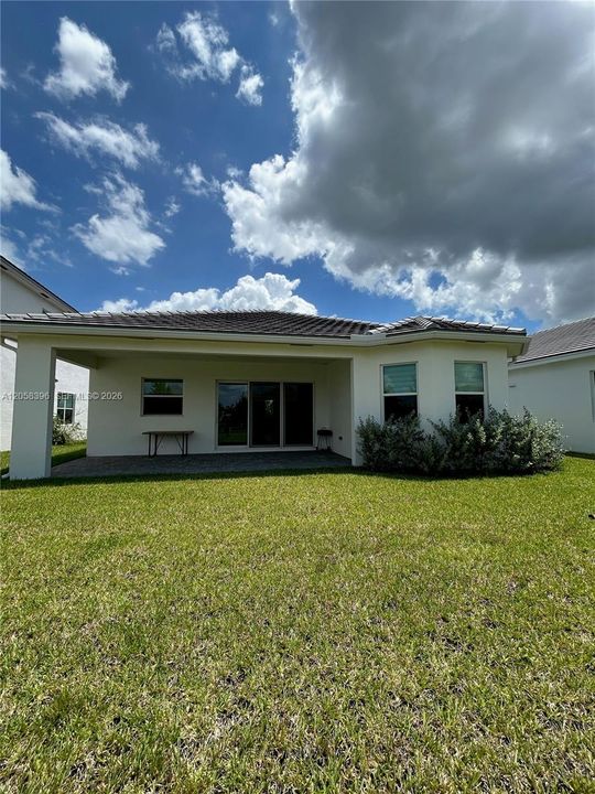 Active With Contract: $3,400 (3 beds, 2 baths, 0 Square Feet)