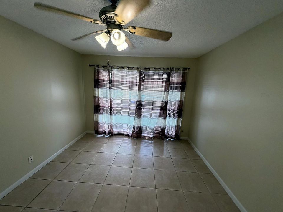 08 - Bedroom