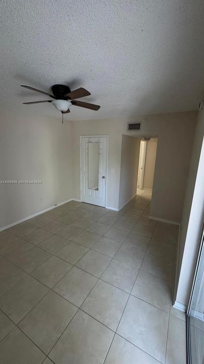 For Rent: $2,400 (2 beds, 2 baths, 1124 Square Feet)