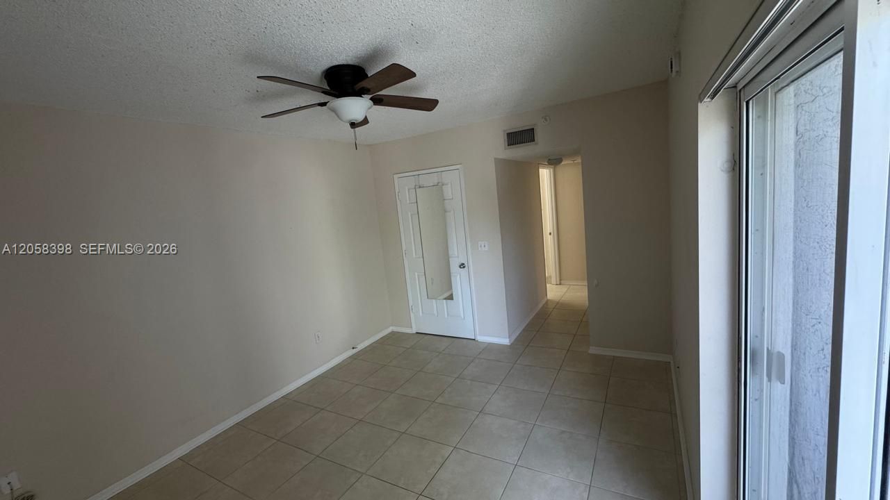 For Rent: $2,400 (2 beds, 2 baths, 1124 Square Feet)