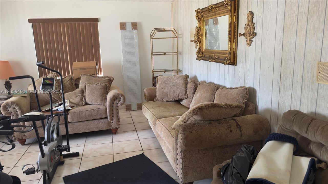 В аренду: $3,000 (3 спален, 2 ванн, 1605 Квадратных фут)