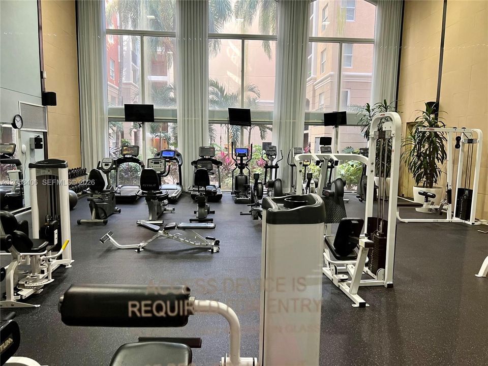 For Rent: $2,900 (2 beds, 2 baths, 1024 Square Feet)