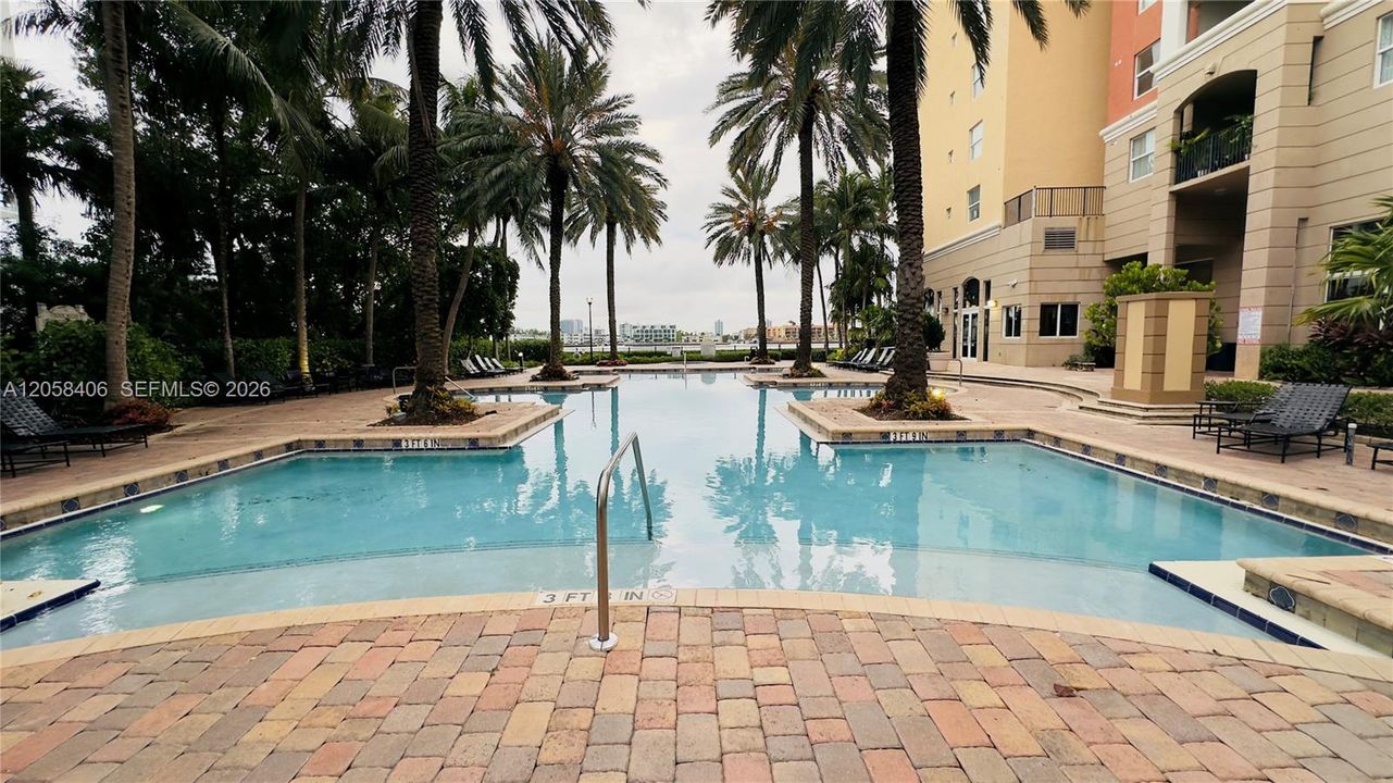For Rent: $2,900 (2 beds, 2 baths, 1024 Square Feet)