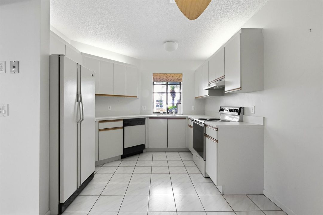 5226 Europa Dr unit _016
