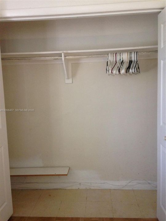 For Rent: $1,800 (1 beds, 1 baths, 1000 Square Feet)
