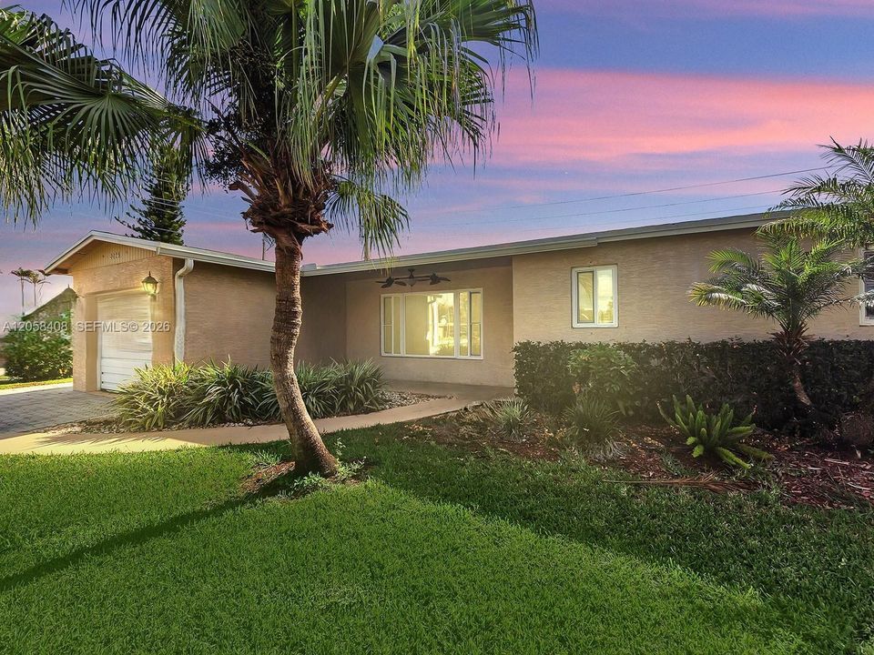 En Venta: $580,000 (3 camas, 2 baños, 1452 Pies cuadrados)