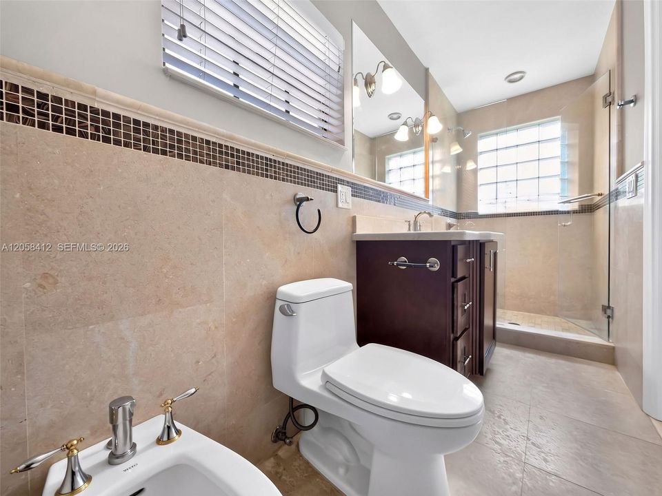 В аренду: $4,950 (5 спален, 3 ванн, 2573 Квадратных фут)