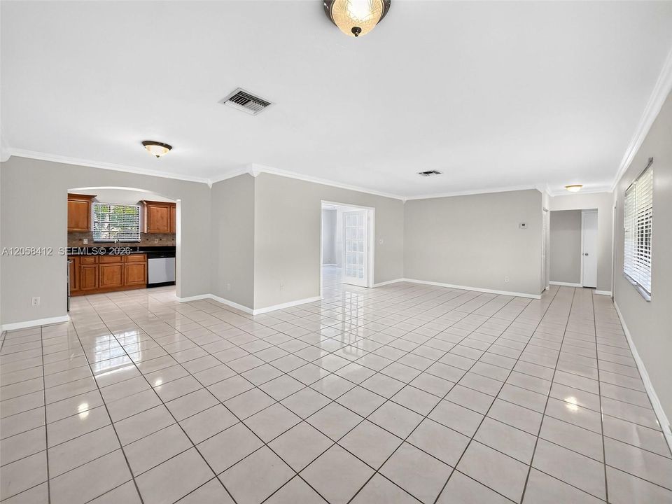 В аренду: $4,950 (5 спален, 3 ванн, 2573 Квадратных фут)