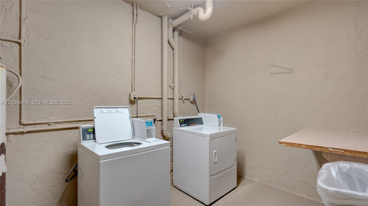 For Rent: $1,950 (1 beds, 1 baths, 712 Square Feet)