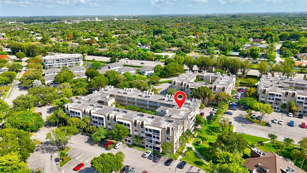 For Rent: $1,950 (1 beds, 1 baths, 712 Square Feet)