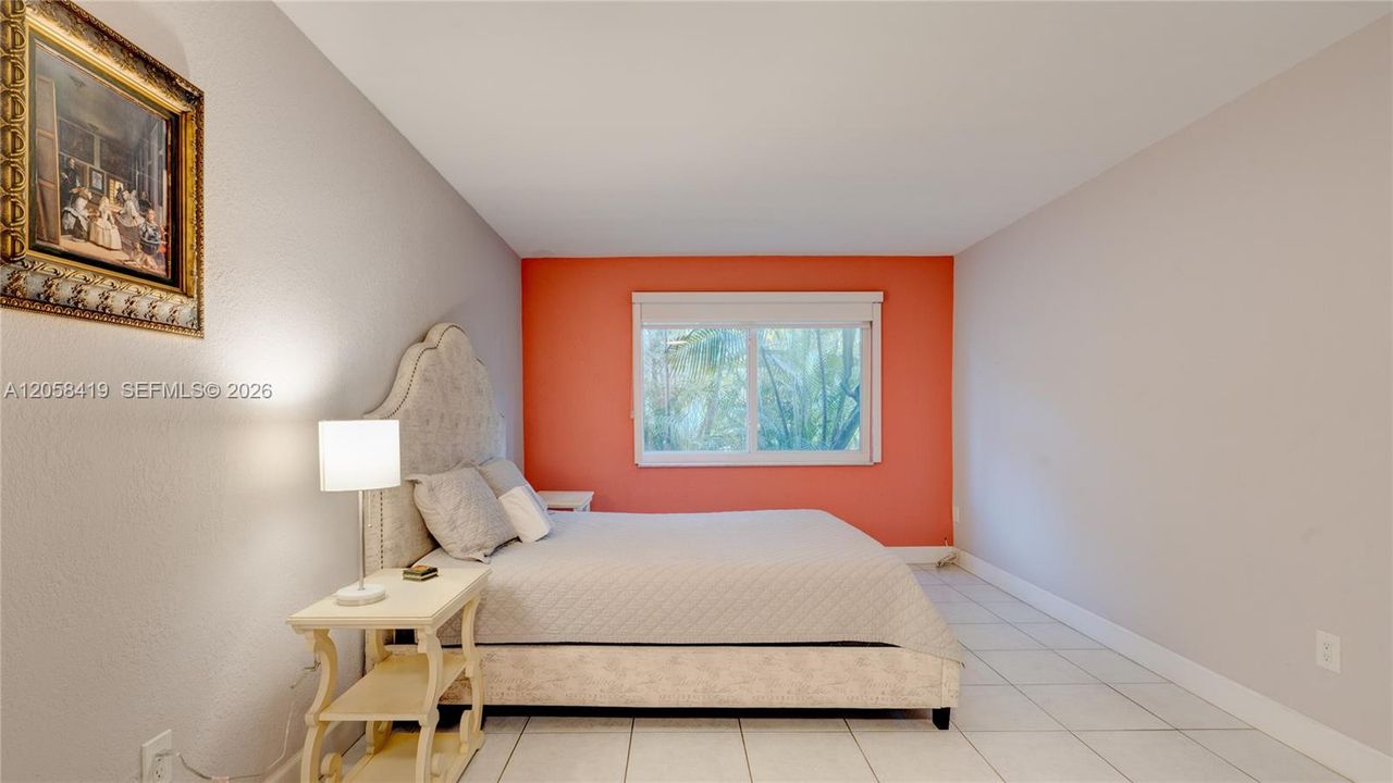 For Rent: $1,950 (1 beds, 1 baths, 712 Square Feet)