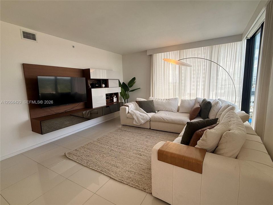 В аренду: $4,600 (3 спален, 2 ванн, 1333 Квадратных фут)