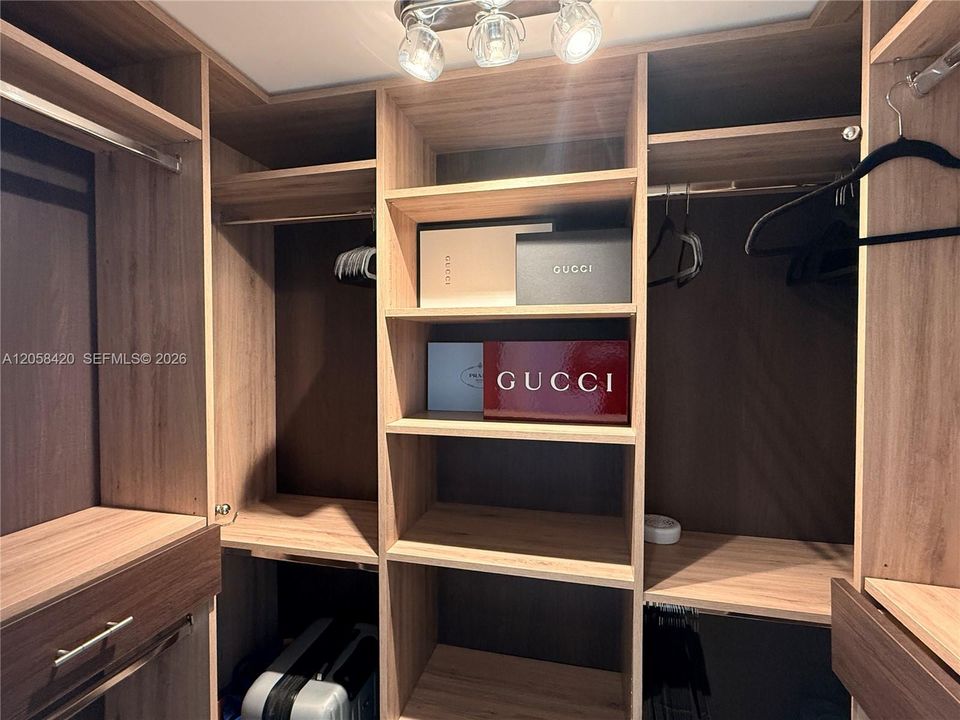 В аренду: $4,600 (3 спален, 2 ванн, 1333 Квадратных фут)
