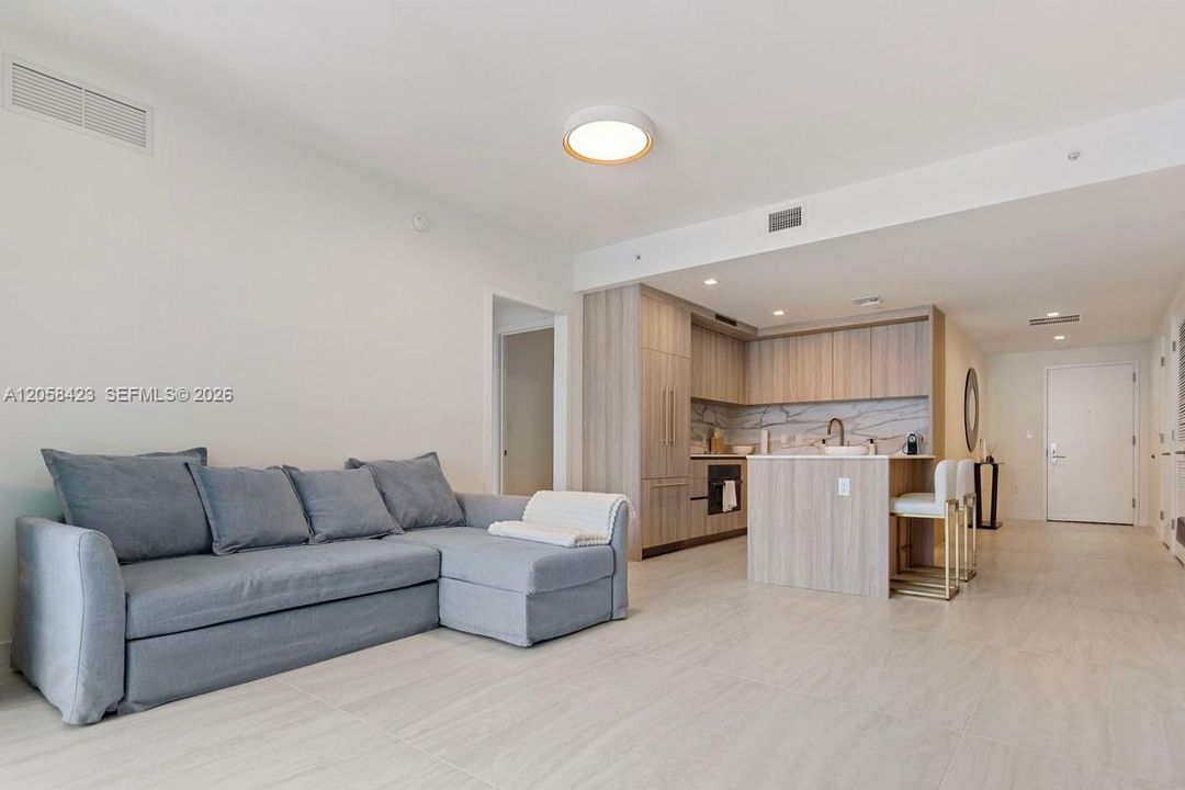 В аренду: $8,900 (2 спален, 2 ванн, 1286 Квадратных фут)