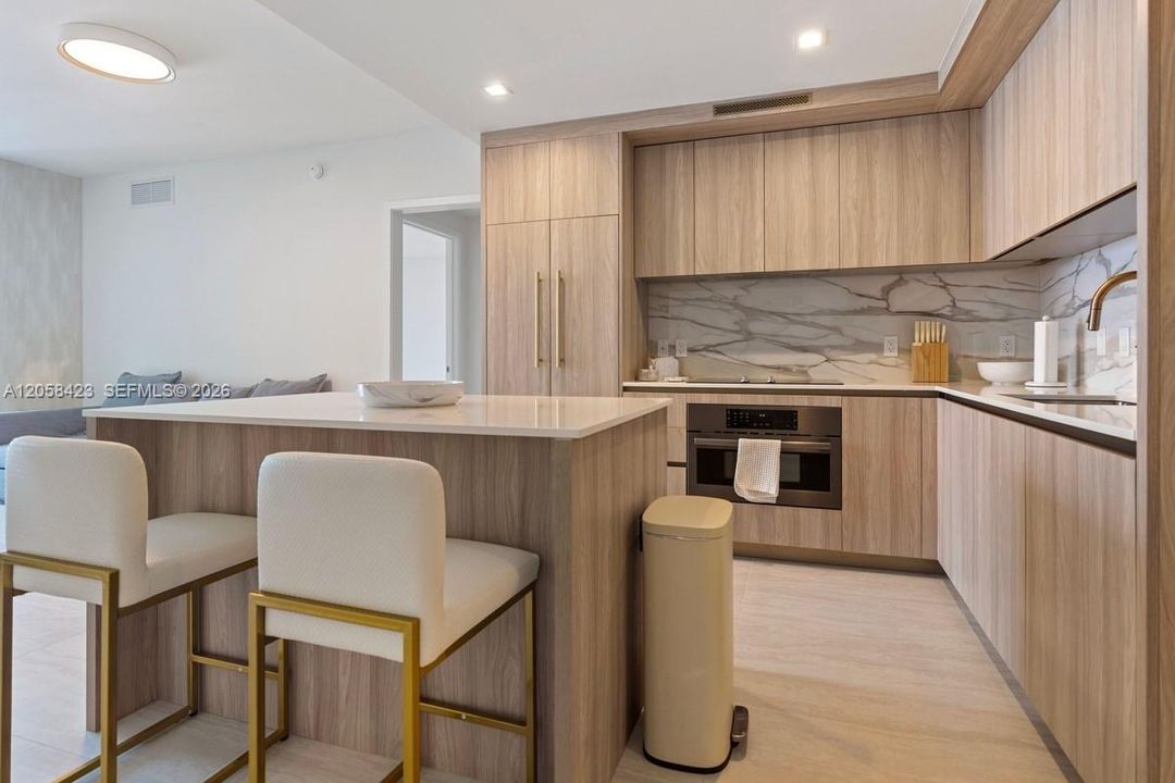 В аренду: $8,900 (2 спален, 2 ванн, 1286 Квадратных фут)