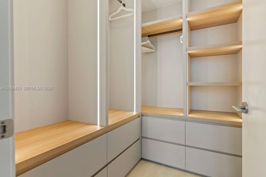 В аренду: $8,900 (2 спален, 2 ванн, 1286 Квадратных фут)