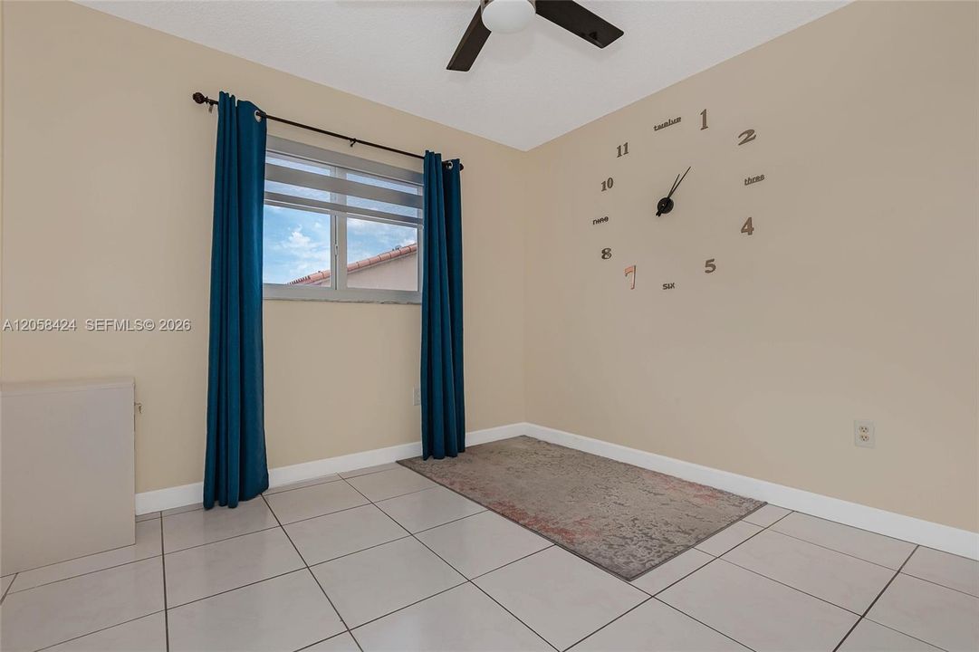 For Sale: $580,000 (3 beds, 2 baths, 1392 Square Feet)