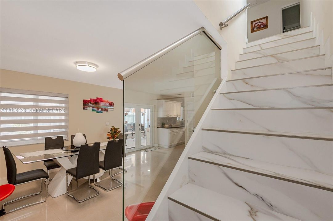 For Sale: $580,000 (3 beds, 2 baths, 1392 Square Feet)