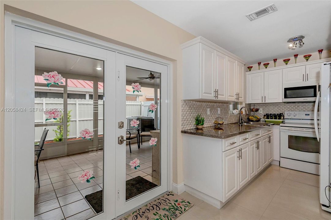 For Sale: $580,000 (3 beds, 2 baths, 1392 Square Feet)