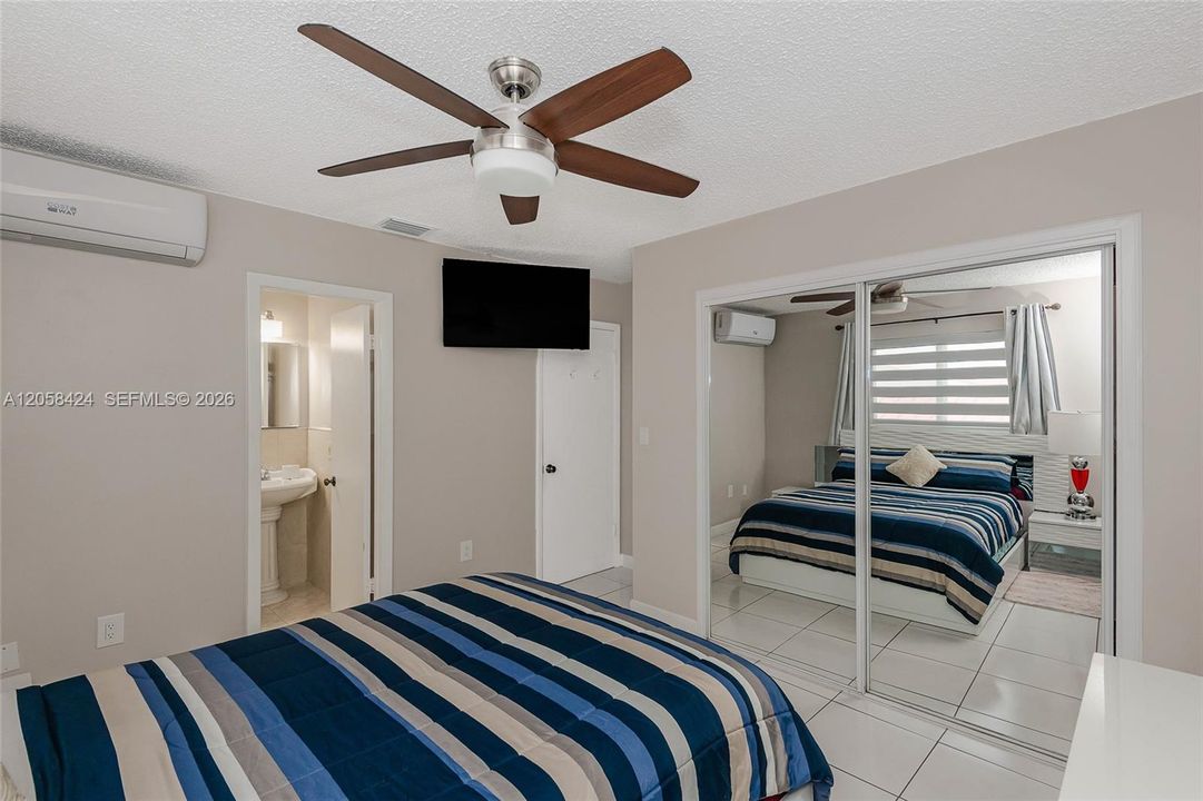 For Sale: $580,000 (3 beds, 2 baths, 1392 Square Feet)