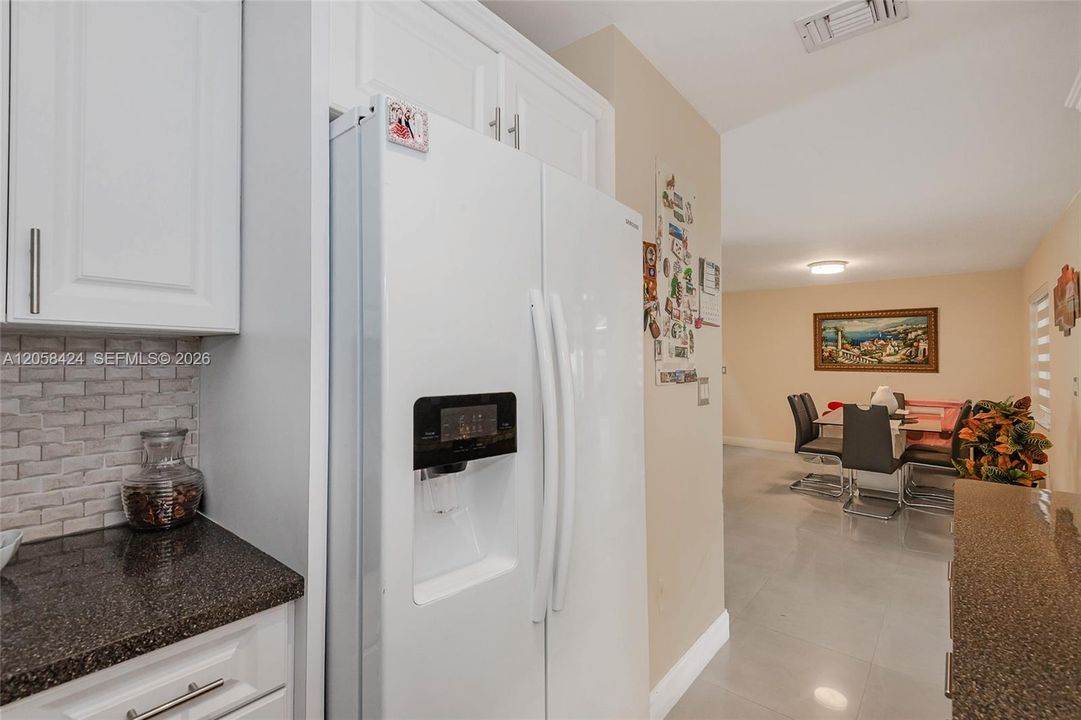 For Sale: $580,000 (3 beds, 2 baths, 1392 Square Feet)