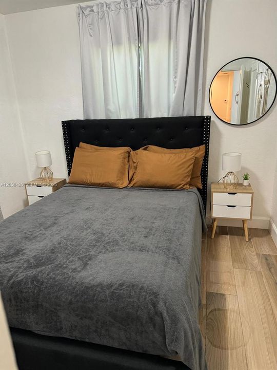 For Rent: $2,700 (2 beds, 1 baths, 924 Square Feet)