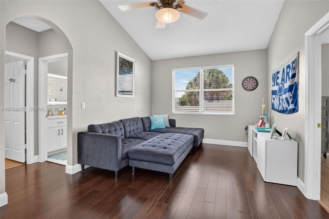 Bonus Loft Area
