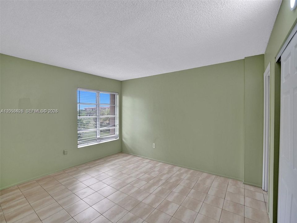 В аренду: $1,700 (2 спален, 2 ванн, 972 Квадратных фут)