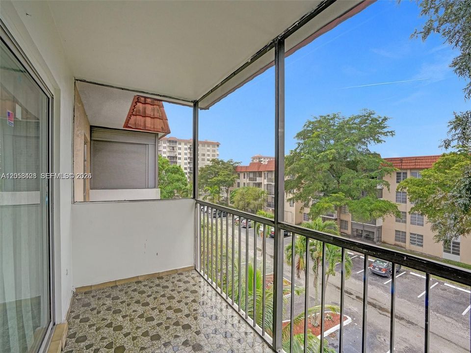 В аренду: $1,700 (2 спален, 2 ванн, 972 Квадратных фут)