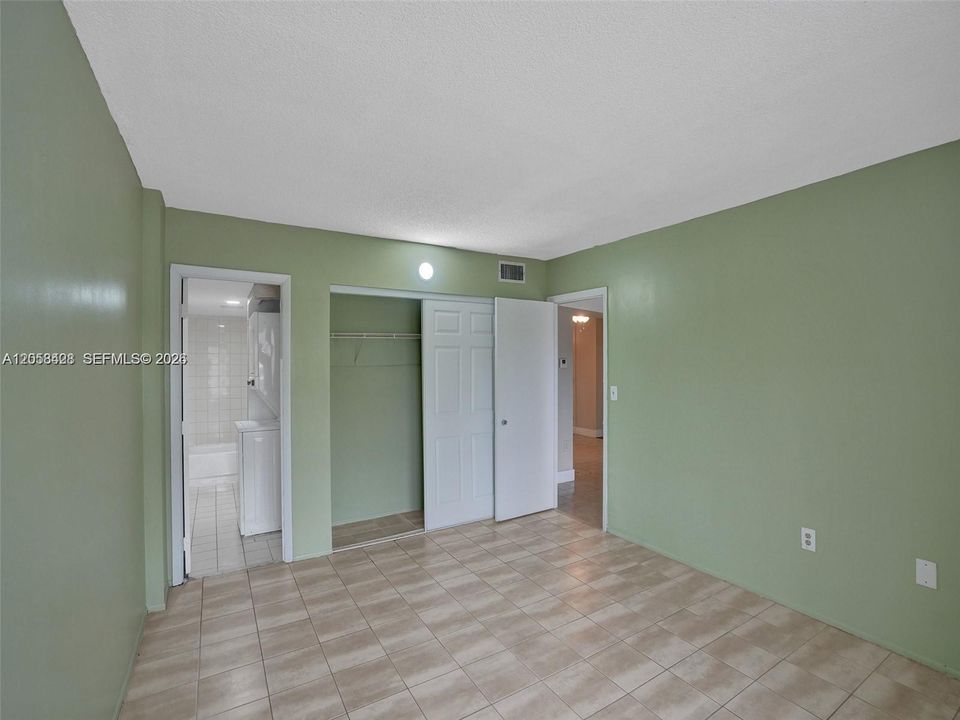 В аренду: $1,700 (2 спален, 2 ванн, 972 Квадратных фут)