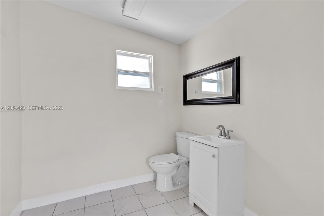 For Rent: $2,500 (2 beds, 1 baths, 800 Square Feet)
