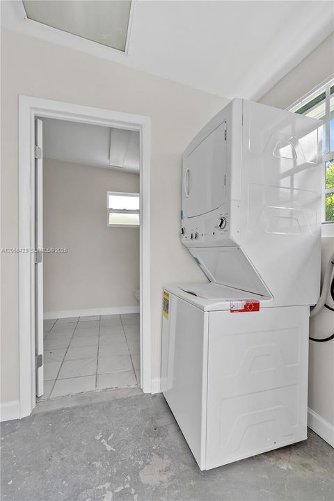 For Rent: $2,500 (2 beds, 1 baths, 800 Square Feet)