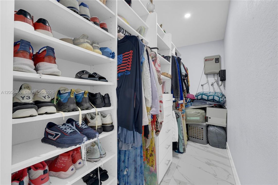 En Venta: $1,899,000 (3 camas, 3 baños, 1798 Pies cuadrados)