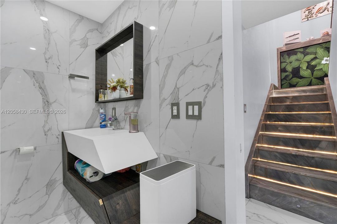 En Venta: $1,899,000 (3 camas, 3 baños, 1798 Pies cuadrados)