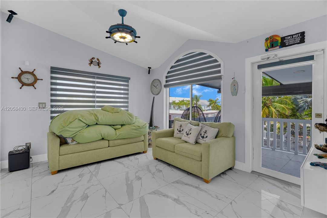 En Venta: $1,899,000 (3 camas, 3 baños, 1798 Pies cuadrados)