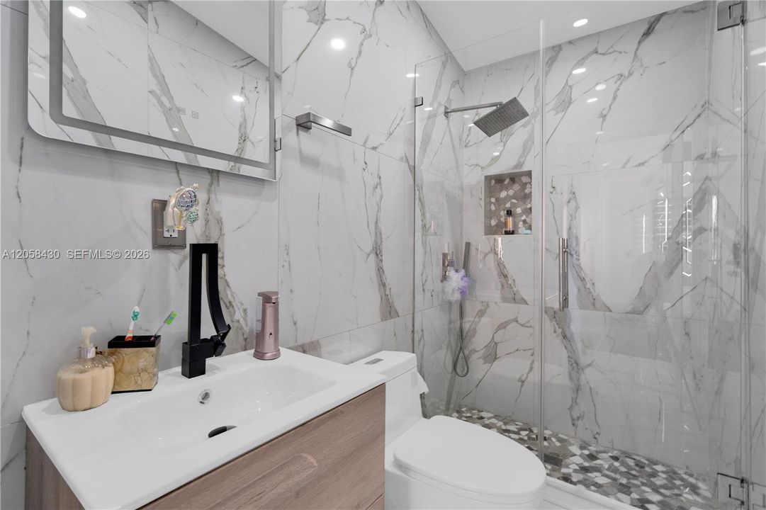 En Venta: $1,899,000 (3 camas, 3 baños, 1798 Pies cuadrados)