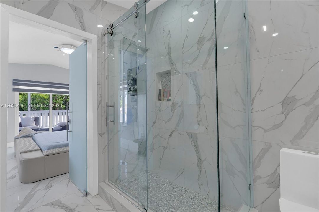 En Venta: $1,899,000 (3 camas, 3 baños, 1798 Pies cuadrados)