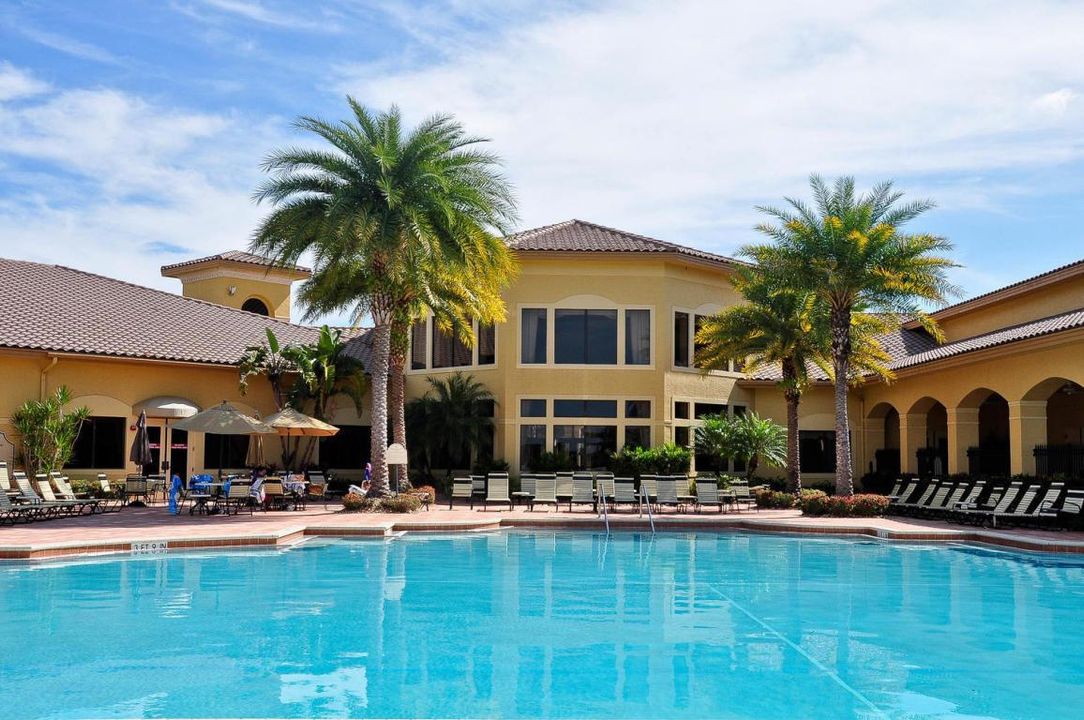 BEST PRICE AT VALENCIA SHORES!