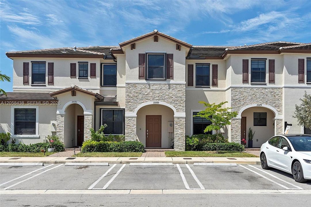 For Sale: $435,000 (3 beds, 2 baths, 1362 Square Feet)