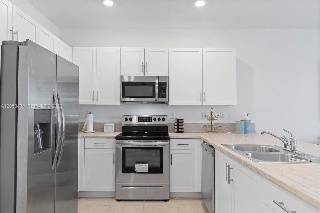 For Sale: $435,000 (3 beds, 2 baths, 1362 Square Feet)