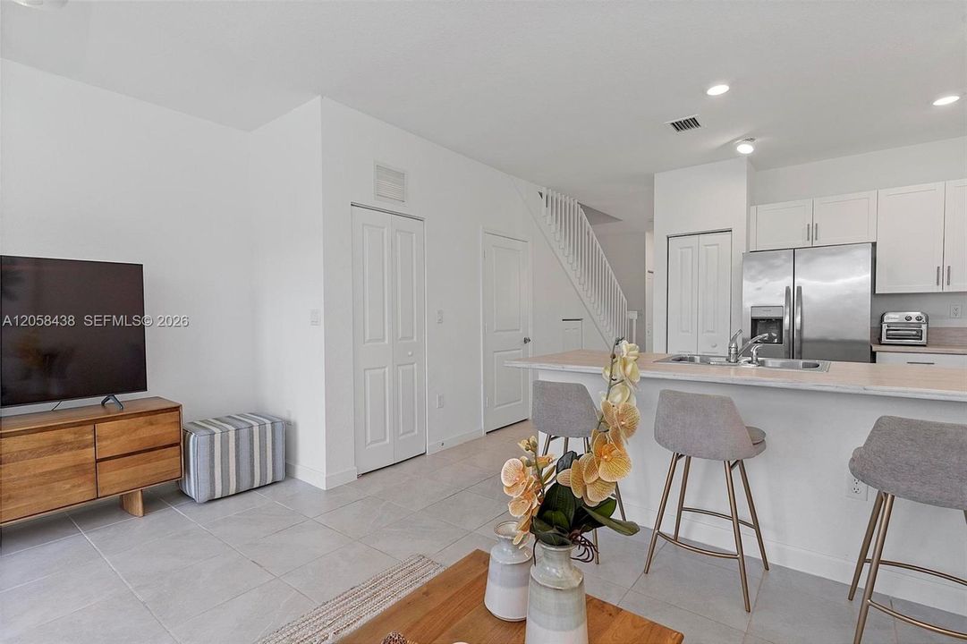For Sale: $435,000 (3 beds, 2 baths, 1362 Square Feet)