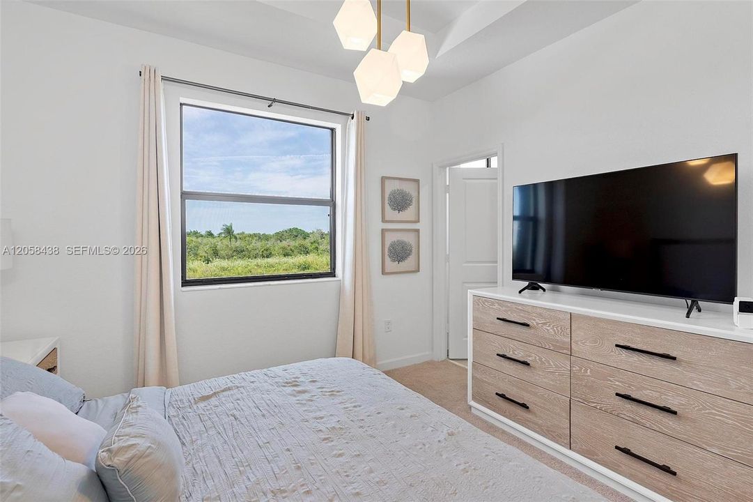 For Sale: $435,000 (3 beds, 2 baths, 1362 Square Feet)