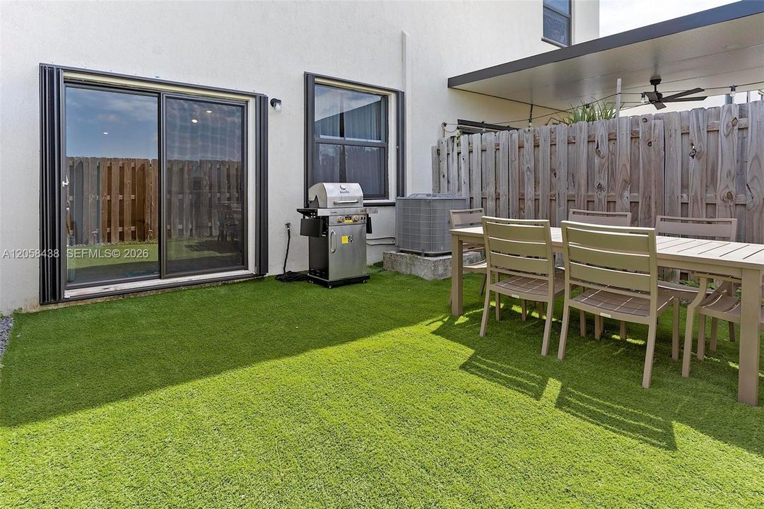 For Sale: $435,000 (3 beds, 2 baths, 1362 Square Feet)