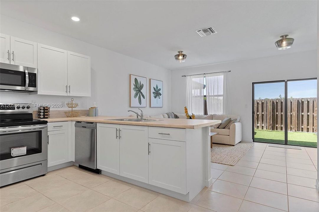 For Sale: $435,000 (3 beds, 2 baths, 1362 Square Feet)