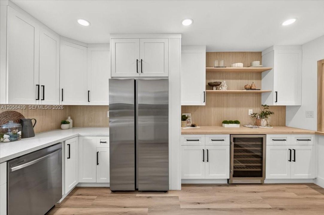 En Venta: $925,000 (4 camas, 3 baños, 2601 Pies cuadrados)