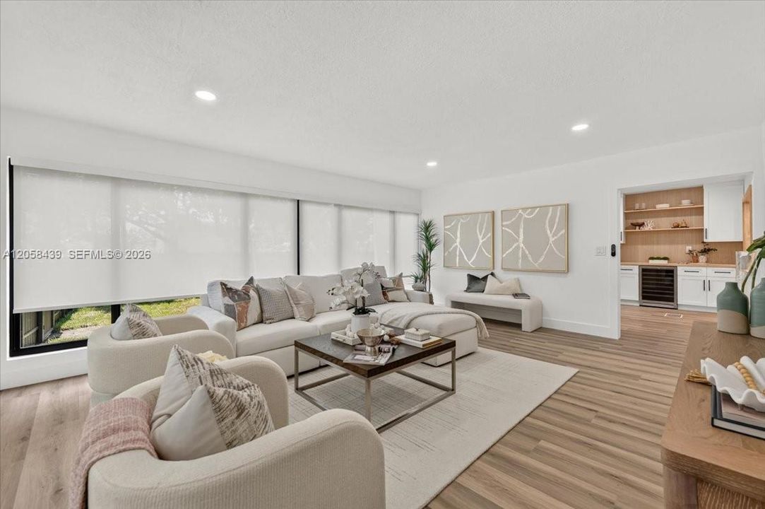 En Venta: $925,000 (4 camas, 3 baños, 2601 Pies cuadrados)